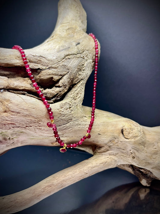Rote Spinell Halskette
